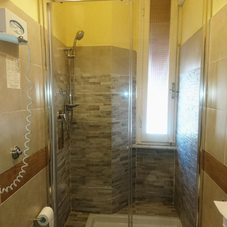Giappone Inn Parking Hotel - Camera Tripla - 2