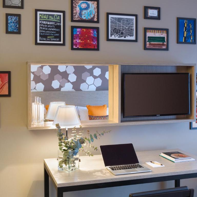 Citadines Ramblas Barcelona - Studio (2 Adults) - 5