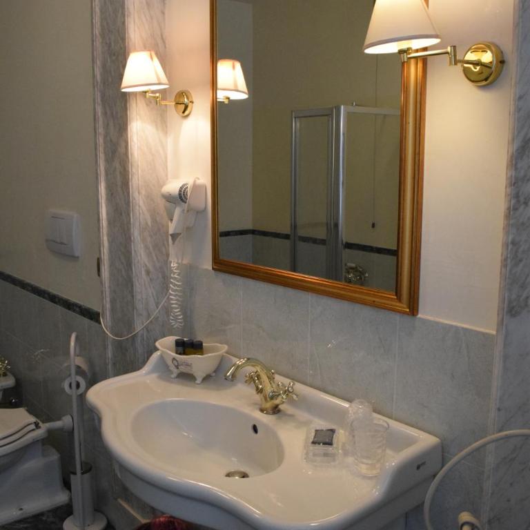 Palazzo Tucci Residenza d'epoca - Suite (4 Adulti) - 12