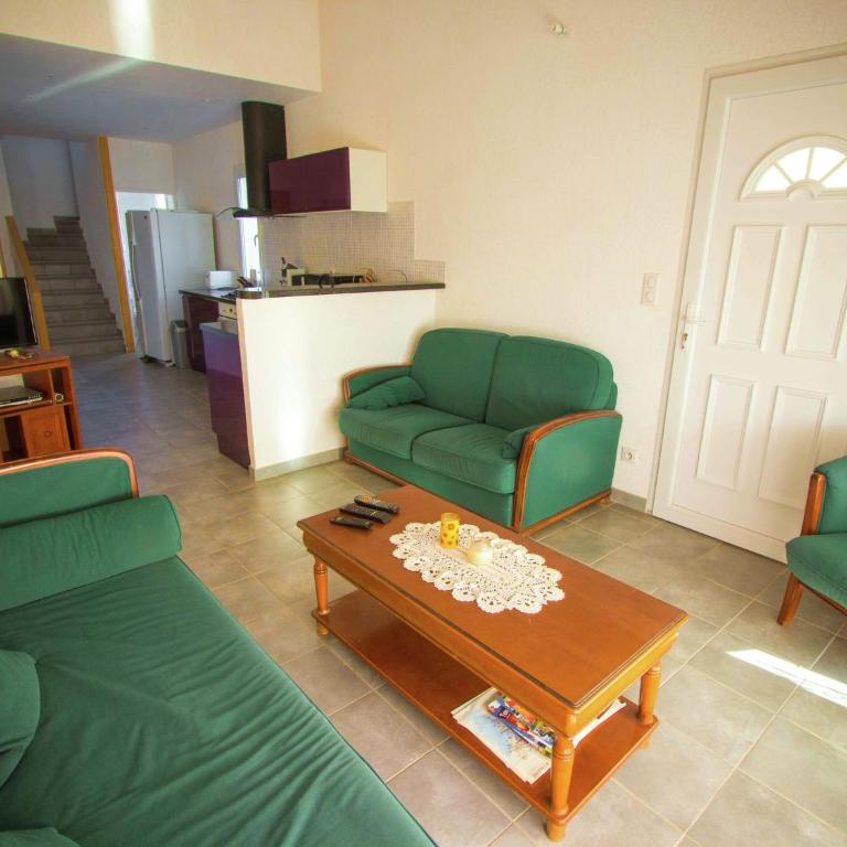 Serene Villa Stay near Narbonne - Maison de Vacances 4 Chambres - 7