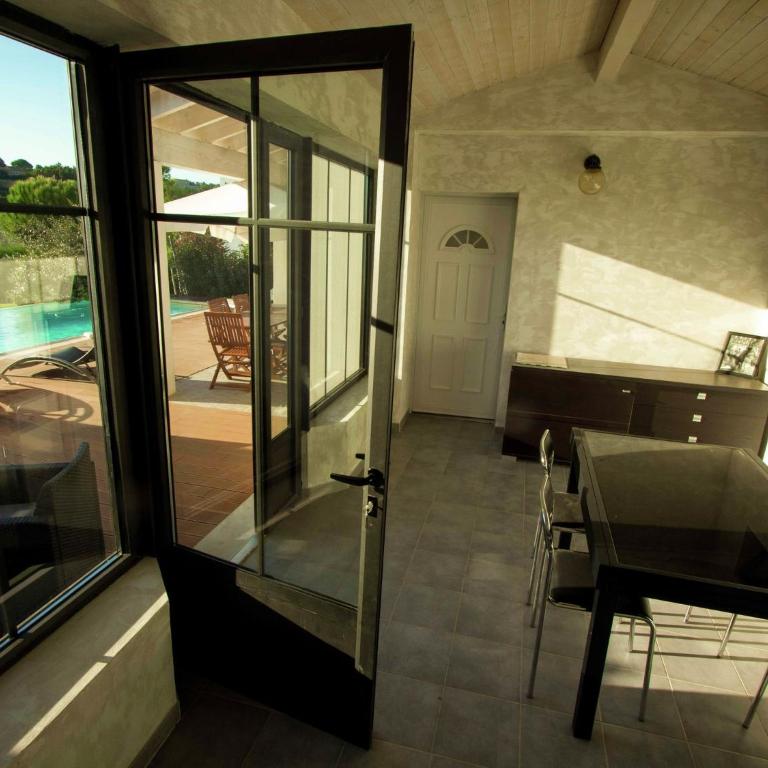 Serene Villa Stay near Narbonne - Maison de Vacances 4 Chambres - 1