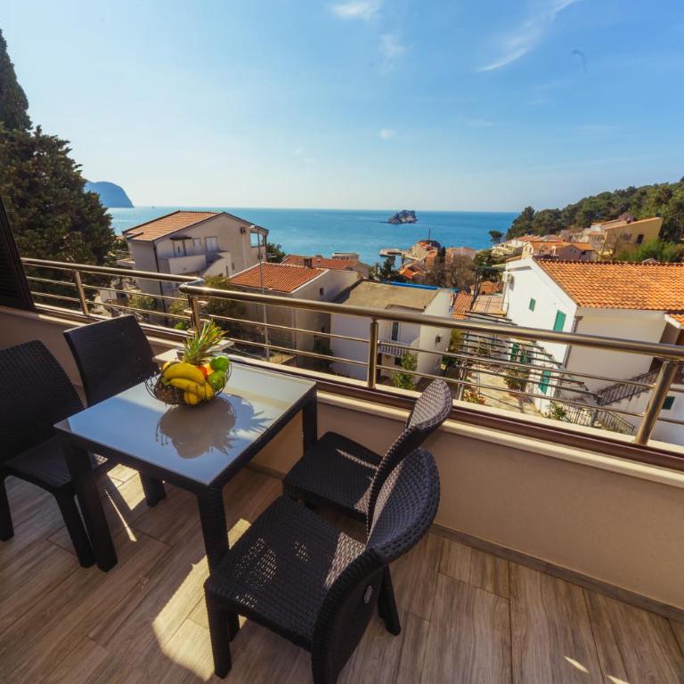 Apartments Monte Re - Three-Bedroom Apartment - 4