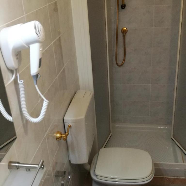 Le Cicogne - Quadruple Room with Private Bathroom - 2