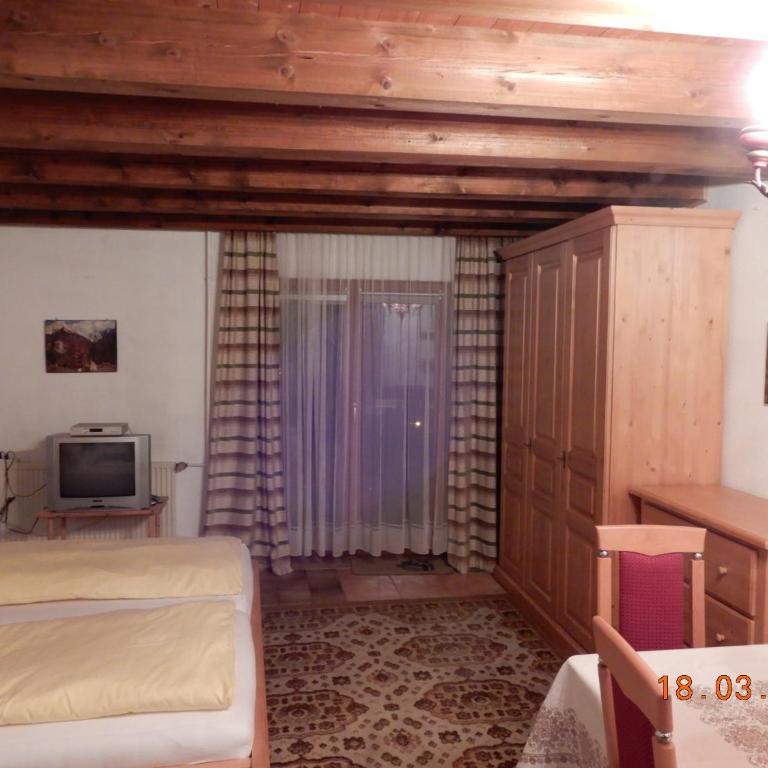 Pension Eckschlager - Doppelzimmer mit Gartenblick - 7