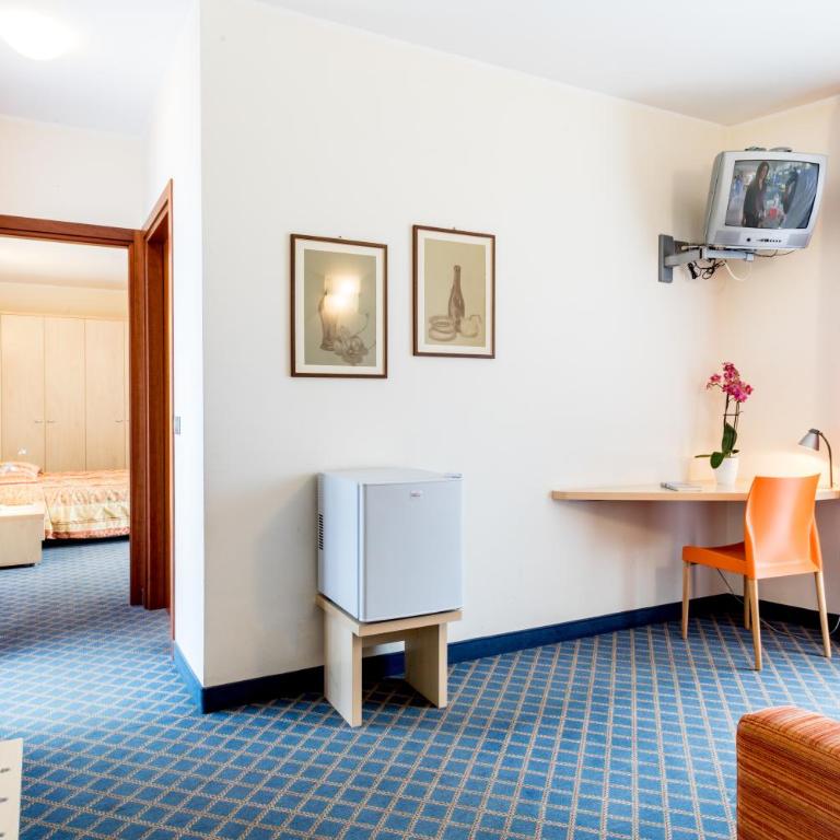 Hotel San Vito - Camera Familiare (2 Adulti + 2 Bambini) - 4