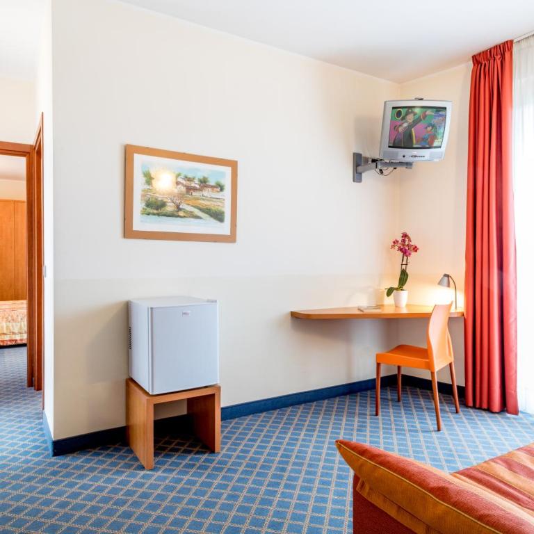 Hotel San Vito - Camera Familiare (2 Adulti + 1 Bambino) - 4