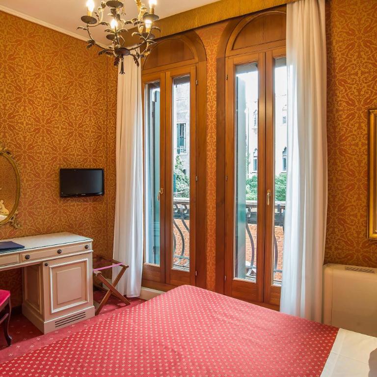 Hotel La Fenice et Des Artistes - Camera Matrimoniale - 10