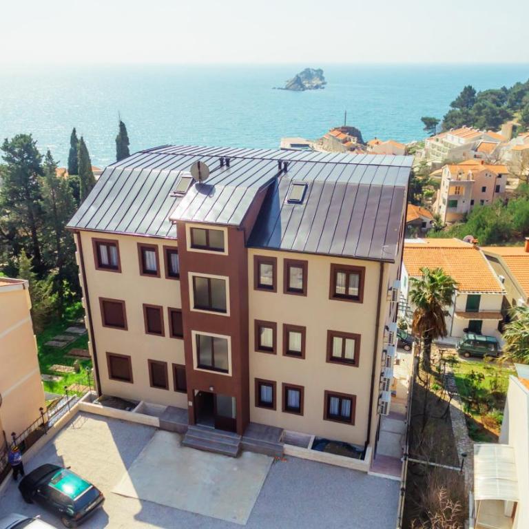 Apartments Monte Re - Three-Bedroom Apartment - 3