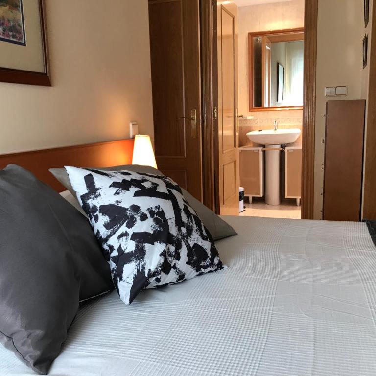 Apartamentos Llobregat - Apartment - 11