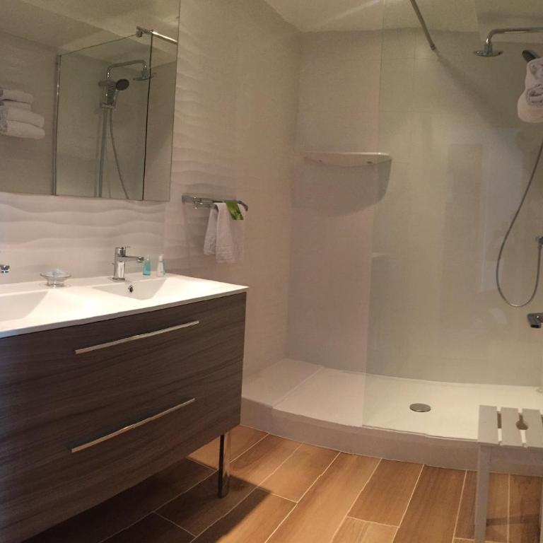 Le Galion Hotel et Restaurant Canet Plage - Logis - Chambre Triple Supérieure Galion - 5