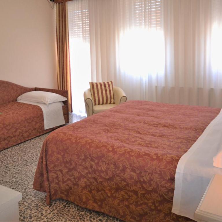 Gold Hotel - Camera King Superior - 6