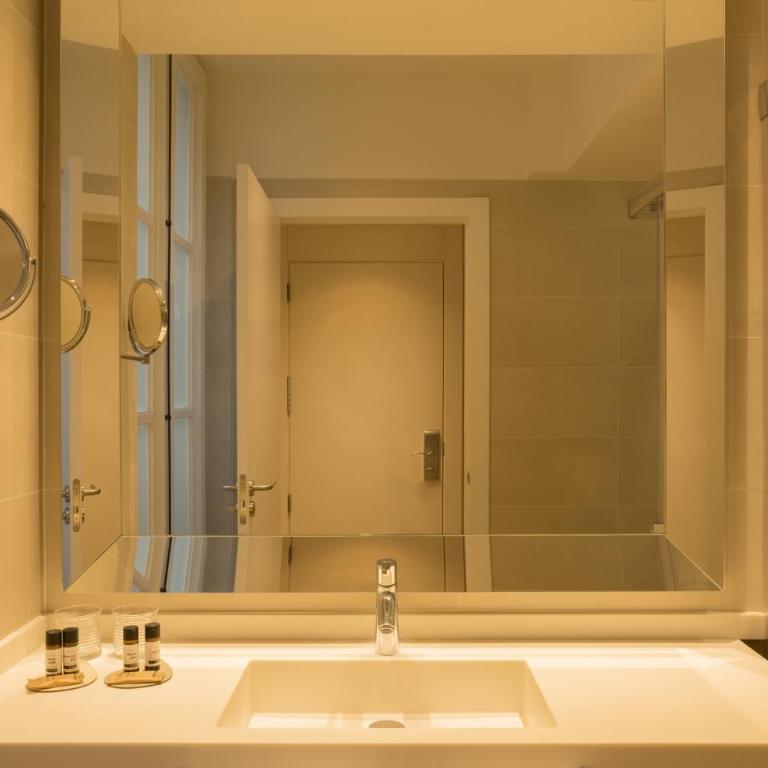 ICON Bcn - Double or Twin Room (1-2 Adults) - 1