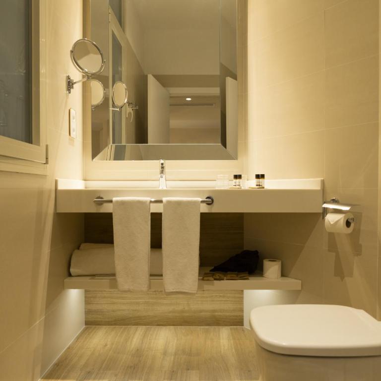 ICON Bcn - Quadruple Room - 11