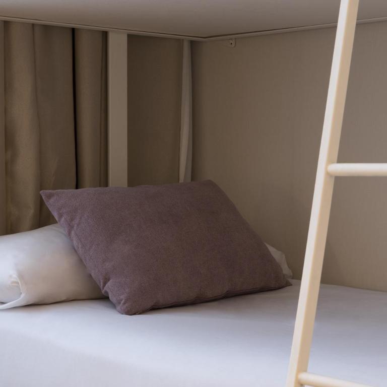 ICON Bcn - Quadruple Room - 7