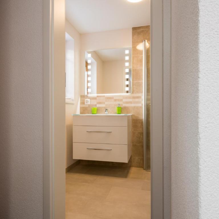 Apartments Alpenrose - Apartment mit Blick auf die Berge - 10