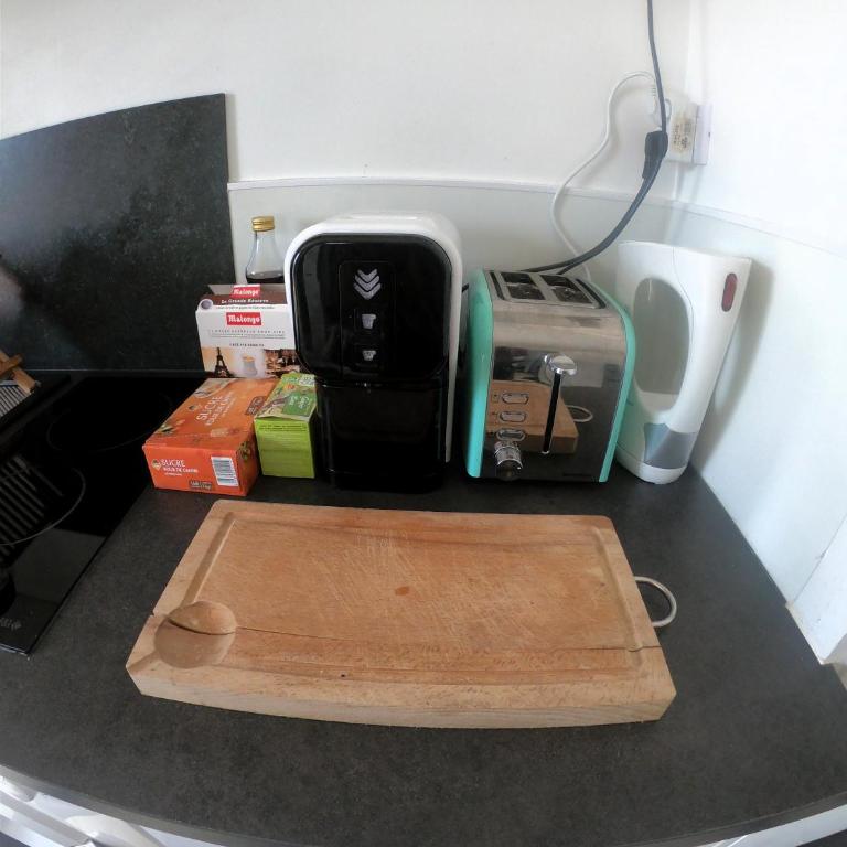 Studio Antibes - 5min des plages - Parking gratuit - Climatisation - Studio - Vue sur Mer - 8