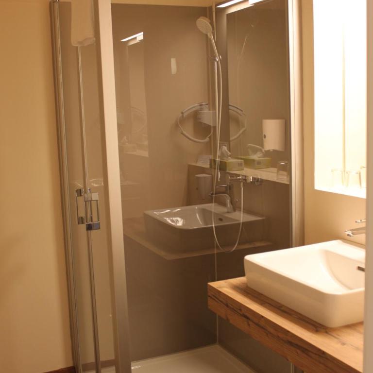 Hotel Braun - Standard Double Room / 3 - 4