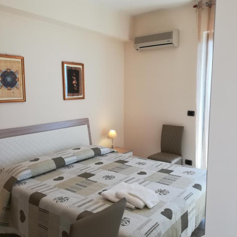 La Collina Capo d'Orlando - Camera Matrimoniale con Bagno Privato Esterno - 8