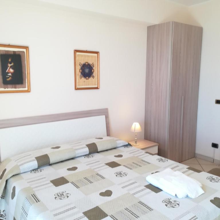 La Collina Capo d'Orlando - Camera Matrimoniale con Bagno Privato Esterno - 6