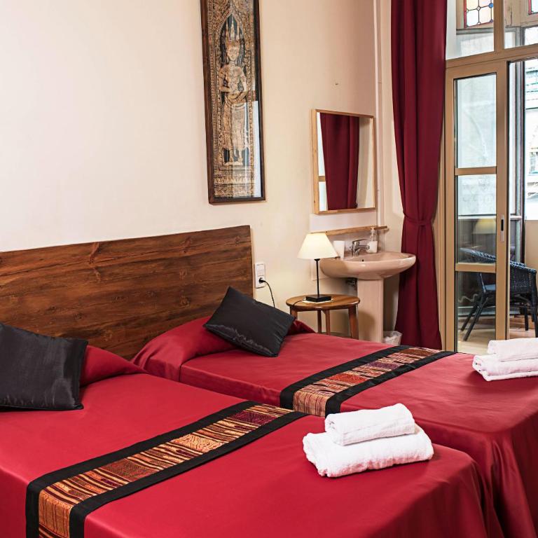 Fashion House - Superior Double or Twin Room with Shared Bathroom - 2