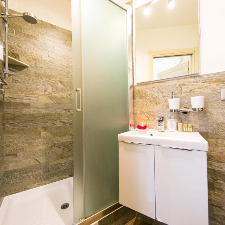 Suites Roma Tiburtina Economy - Suite con Vasca Idromassaggio (2 Adulti) - 3