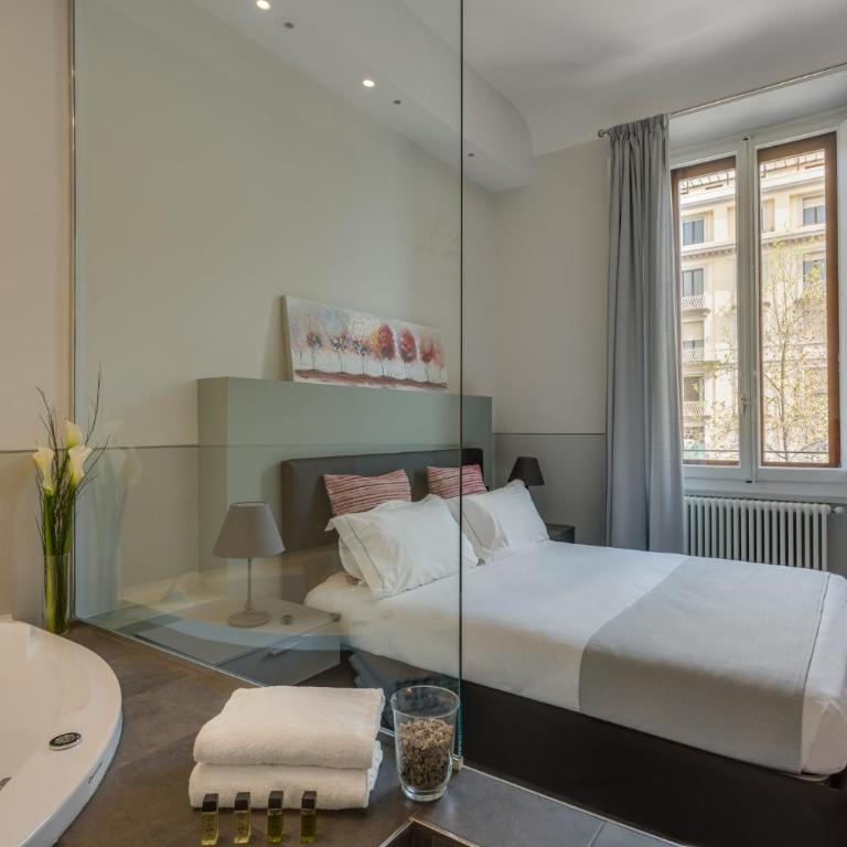Cherubini Palace Thematic Apartment - Two-Bedroom Apartment with Spa Bath - 14