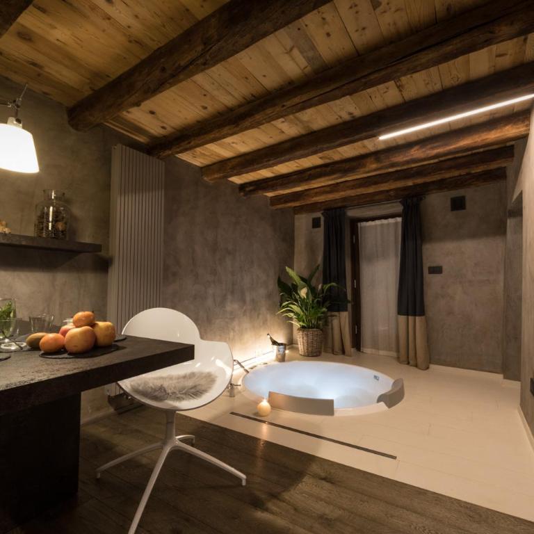 Relais Bondaz - Suite King con Vasca Idromassaggio - 7