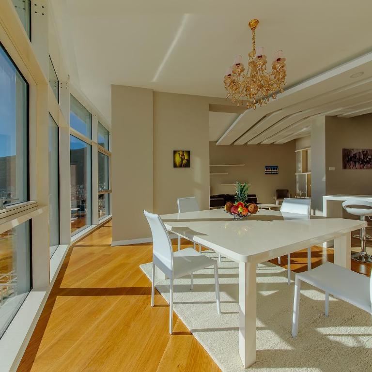 Hotel Tre Canne - Luksuzni Apartman sa 2 Spavaće Sobe, Terasom i Pogledom na Grad - 4