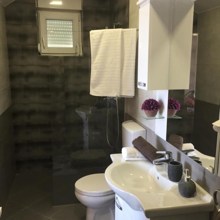 Apartments Gvozdenovic - Double Room with Private Bathroom - 8