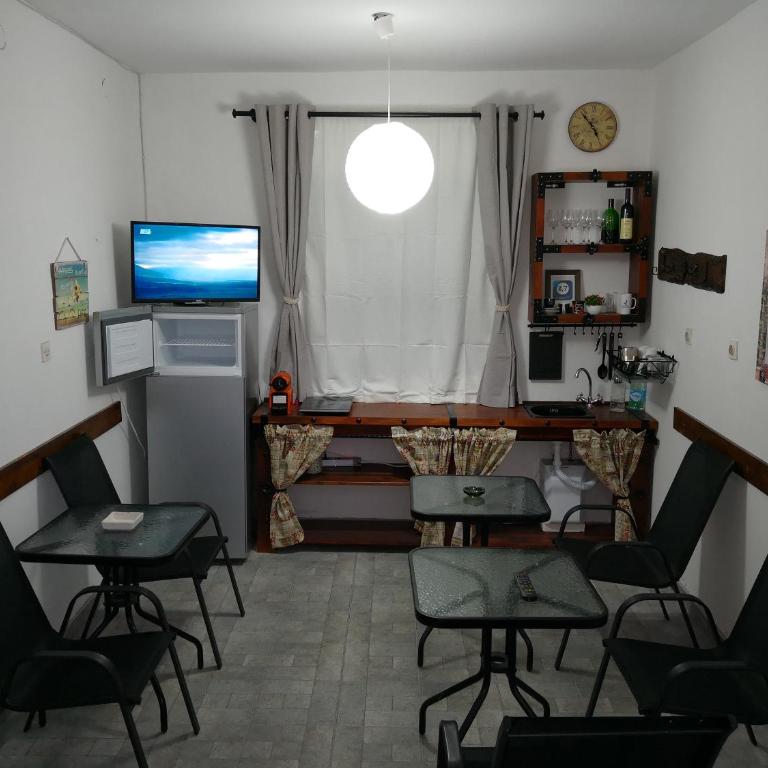 Zemunella Guest House - Single Room with Shared Shower and Toilet - 21