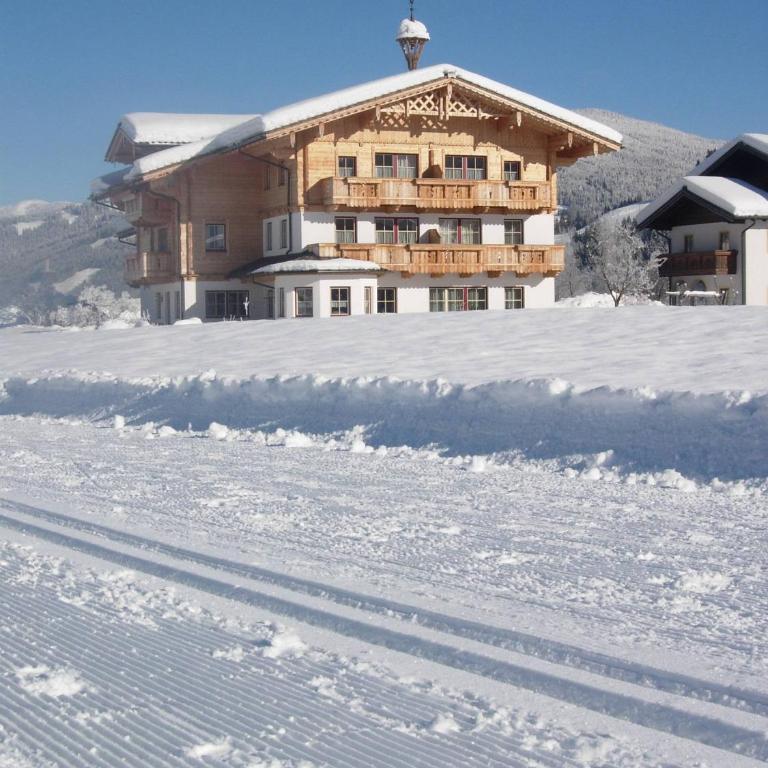 Feriengut Fingerhof - Deluxe Two-Bedroom Apartment with Balcony (9 Adults) - 2