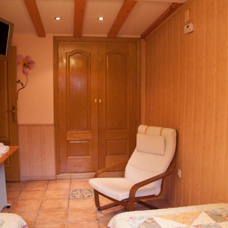 Posada de Peregrinos - Habitación Doble con baño compartido - 2 camas - 7