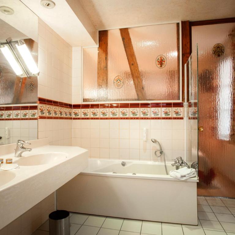 Hotel Beaucour - Suite avec Baignoire Balnéo ou Douche - 12
