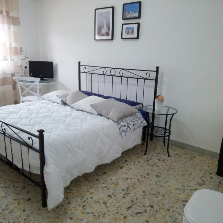 B&B Lilium Otranto - Camera Matrimoniale con Letto Supplementare - 1