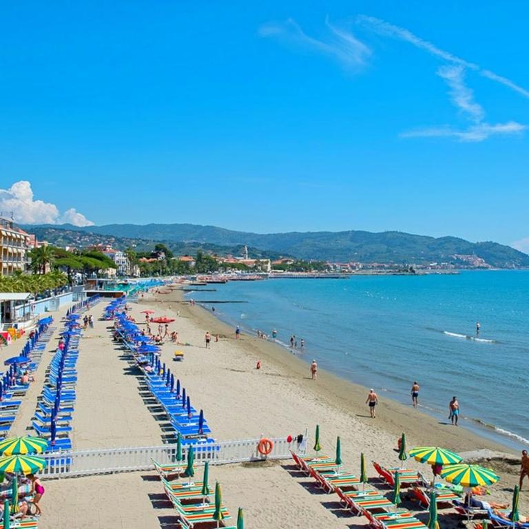 Casa Vacanza Marina, in pieno centro a pochi passi dal mare e con aria condizionata! - Appartamento - 12