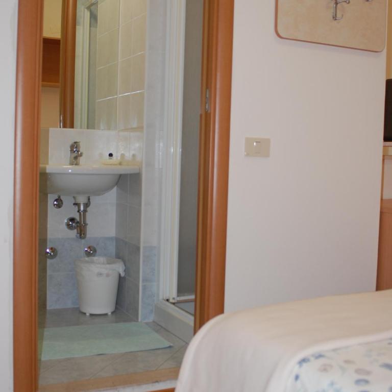 Hotel Rivazzurra - Camera Matrimoniale/Doppia con Letti Singoli - 2