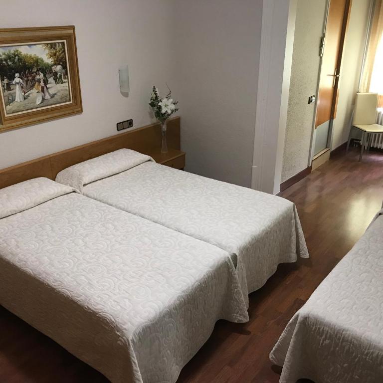 Hotel Pelayo - Quadruple Room - 3