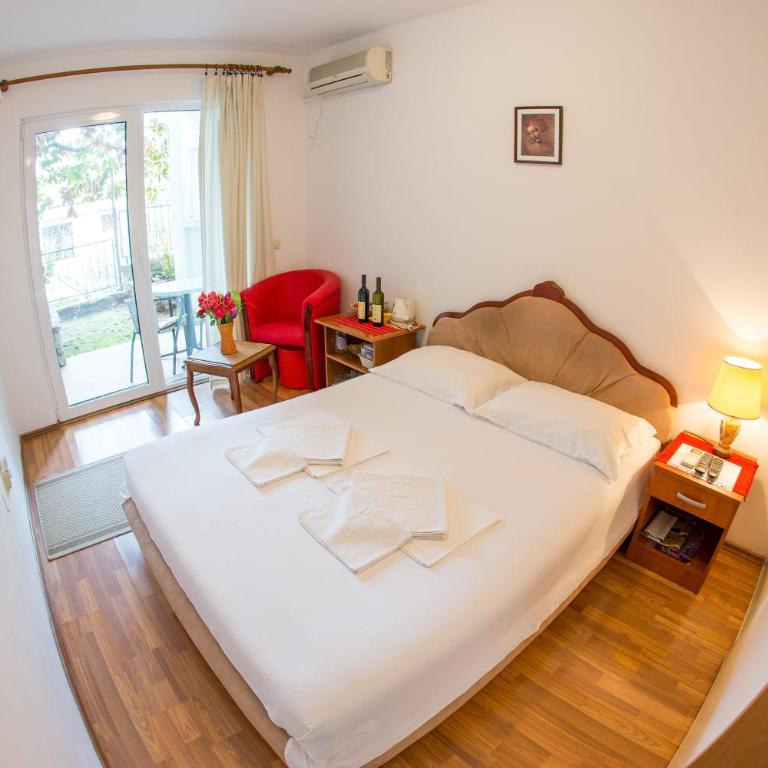 Apartments Luka - Dvokrevetna Soba sa Bračnim Krevetom i Terasom - 6