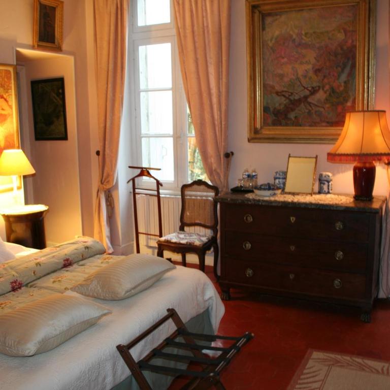 Chateau de Raissac - Chambre Double de Luxe Rose - Vue sur Jardin - 1