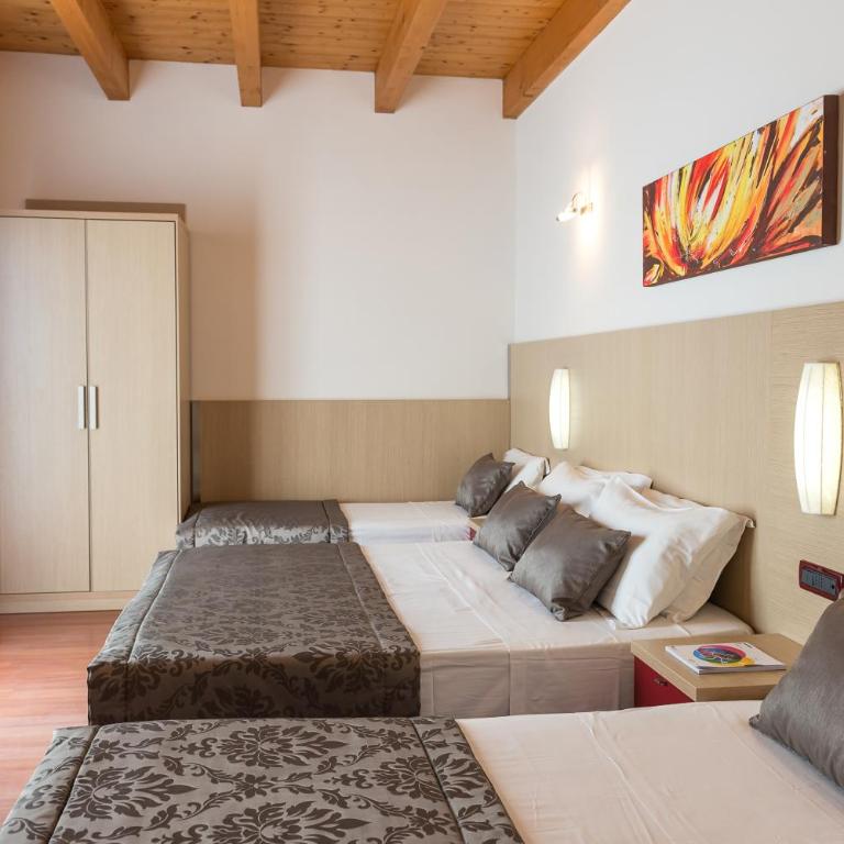 Hotel Villa Angelina - Camera Familiare (2 Adulti + 2 Bambini) - 3
