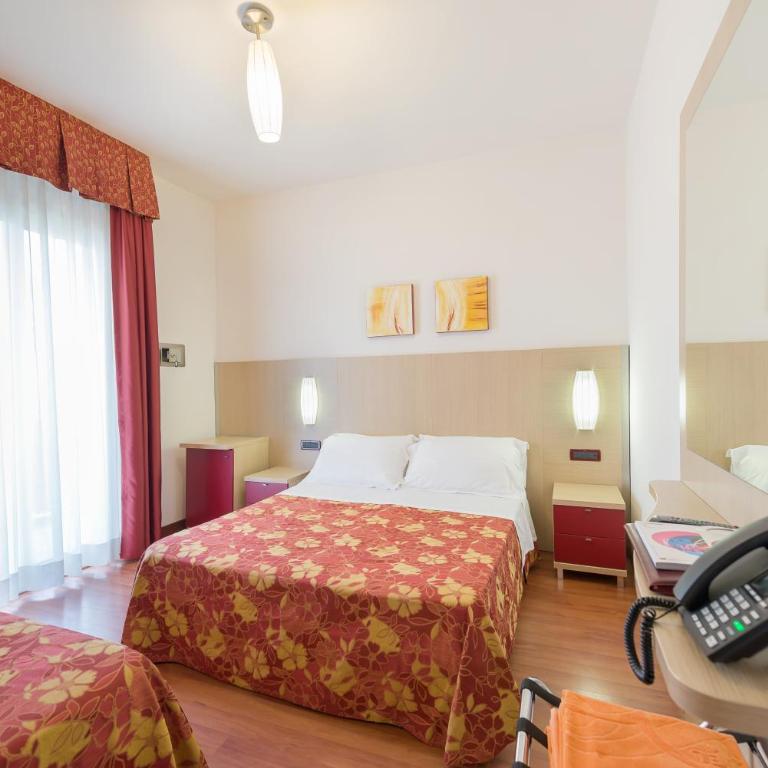Hotel Villa Angelina - Camera Familiare (2 Adulti + 1 Bambino) - 2