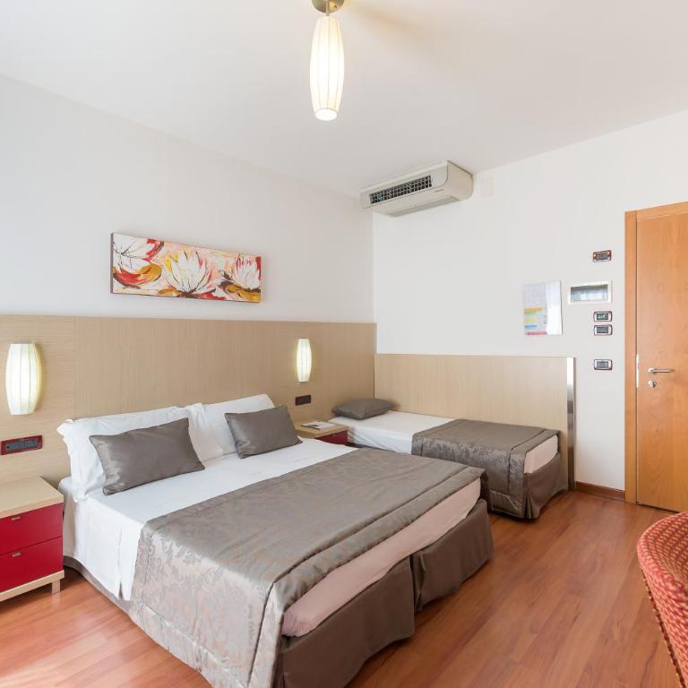Hotel Villa Angelina - Camera Familiare (2 Adulti + 1 Bambino) - 4