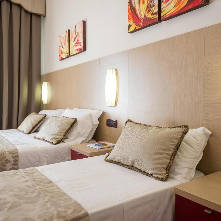 Hotel Villa Angelina - Camera Familiare (3 Adulti + 2 Bambini) - 5