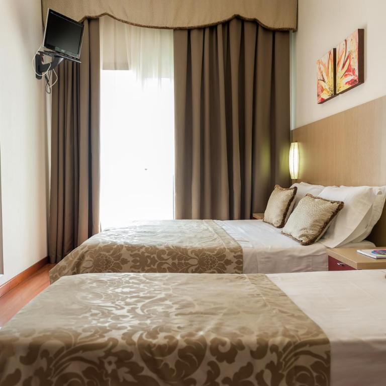 Hotel Villa Angelina - Camera Familiare (3 Adulti + 2 Bambini) - 8