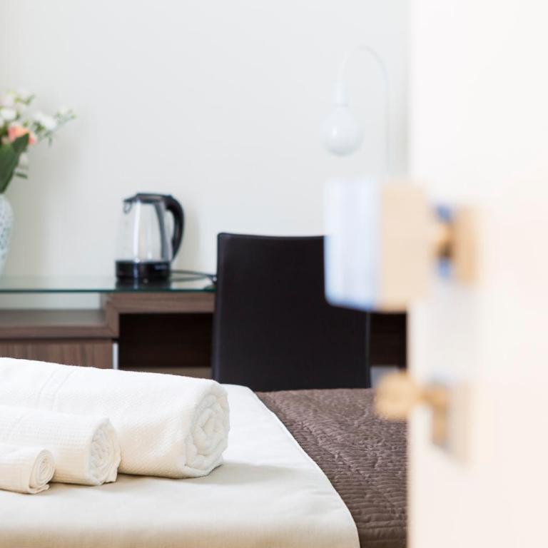 Rhome Suites - Camera Matrimoniale Piccola - 3