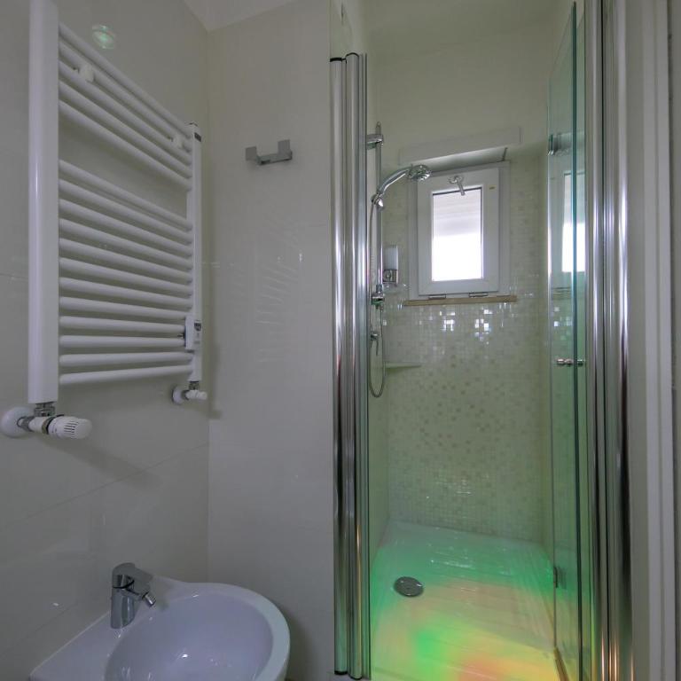 Suites Roma Tiburtina Elegance - Suite con Vasca Idromassaggio - 8