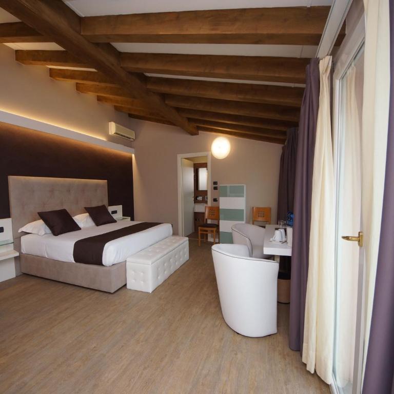 Hotel Clarin 14 by Dori - Camera Quadrupla Superior - 3