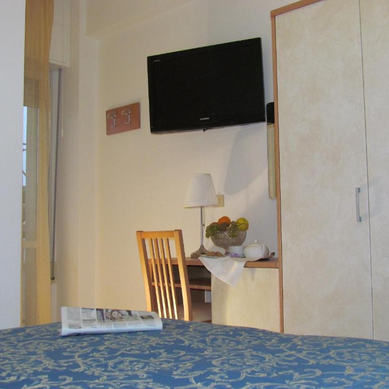 Hotel 4 Stagioni - Triple Room with Balcony - 15