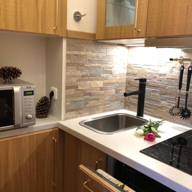 Golden GaPa Studio Apartment 20 - Apartamento - 9