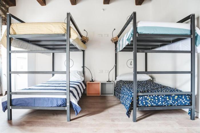 The Hostello - Bed in 6-Bed Mixed Dormitory Room - 5